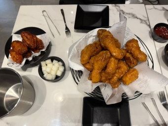 교촌치킨 홍대점 사진 3