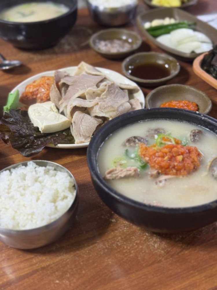 영진돼지국밥 본점 사진 3